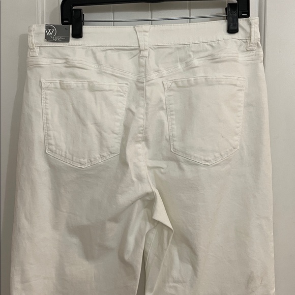 Wit & Wisdom white absolution high rise size 16, 26” inseam Jeans NWT - Picture 4 of 6